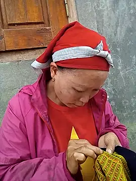 cute-kiss online show from October 31, 2025, 2:56 am