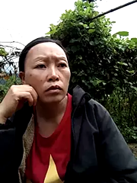 cute-kiss online show from November 4, 2025, 3:05 am