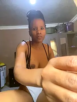 Maahlerh123 online show from November 4, 2025, 2:05 pm