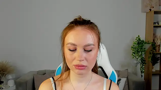 Snapshot of Adele_Rage chatting on November 5, 2025, 3:39 am Adele Rage online show from November 5, 2025, 3:39 am