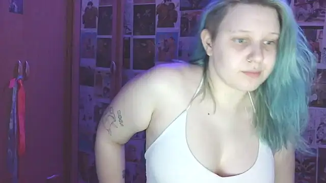 Snapshot of FoxPlayXX chatting on June 22, 2026, 8:17 pm FoxPlayXX online show from June 22, 2026, 8:17 pm