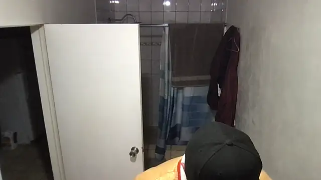 ezrah23 online show from December 15, 2025, 6:39 am