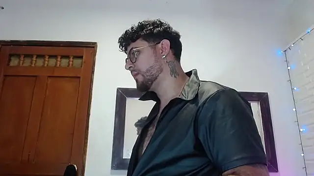 Andrew Foxx1 online show from October 30, 2025, 2:18 pm