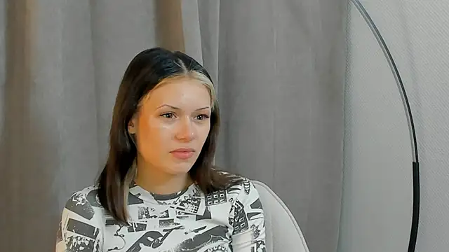 BrandiFraise online show from October 30, 2025, 1:45 pm