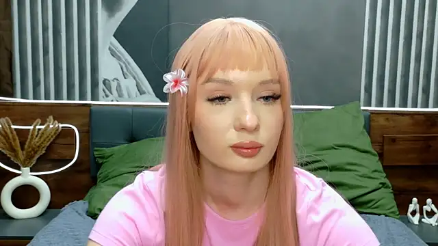 TiffanyJensen online show from November 1, 2025, 12:40 pm