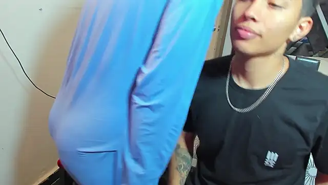 MollyandFher online show from November 21, 2025, 12:15 pm