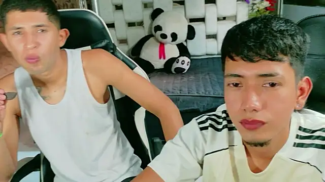 Snapshot of darwinandbrayann chatting on November 7, 2025, 9:04 pm darwinandbrayann online show from November 7, 2025, 9:04 pm