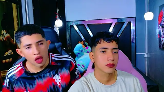 Snapshot of darwinandbrayann chatting on November 12, 2025, 7:57 pm darwinandbrayann online show from November 12, 2025, 7:57 pm