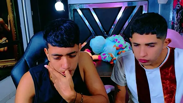 Snapshot of darwinandbrayann chatting on November 14, 2025, 11:13 pm darwinandbrayann online show from November 14, 2025, 11:13 pm