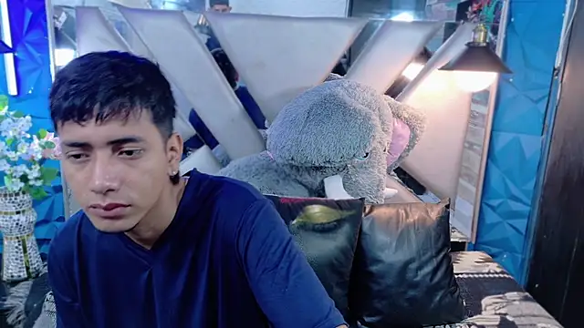 Snapshot of darwinandbrayann chatting on December 4, 2025, 3:49 am darwinandbrayann online show from December 4, 2025, 3:49 am