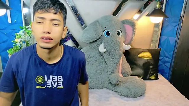 Snapshot of darwinandbrayann chatting on December 20, 2025, 3:24 am darwinandbrayann online show from December 20, 2025, 3:24 am