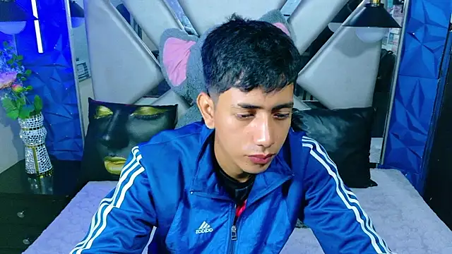 Snapshot of darwinandbrayann chatting on January 14, 2026, 5:02 am darwinandbrayann online show from January 14, 2026, 5:02 am