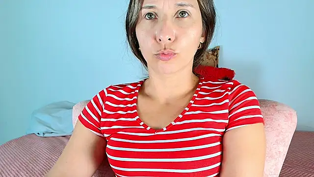 alana pink95 online show from March 27, 2026, 7:57 pm