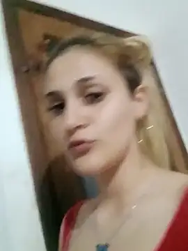 Snapshot of larubia_arg chatting on November 4, 2025, 4:00 am larubia arg online show from November 4, 2025, 4:00 am