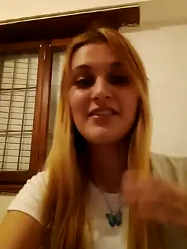 Snapshot of larubia_arg chatting on November 10, 2025, 5:06 am larubia arg online show from November 10, 2025, 5:06 am