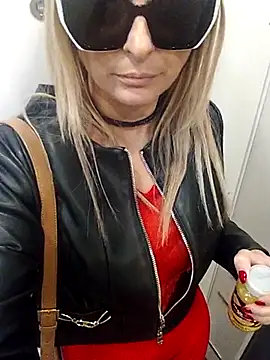 fragoli online show from November 5, 2025, 9:31 am