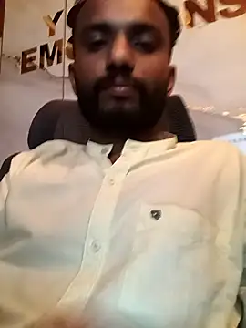 Snapshot of Advance01 chatting on November 7, 2025, 7:14 pm Advance01 online show from November 7, 2025, 7:14 pm