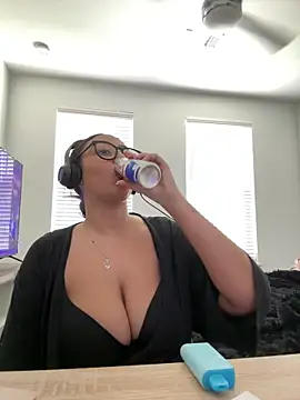 minha baby online show from January 6, 2026, 9:07 pm