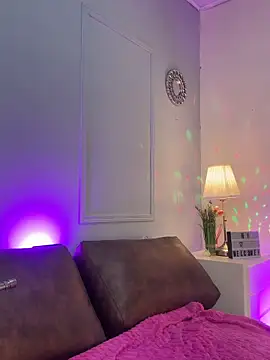 kittyblooms online show from April 15, 2026, 1:29 pm