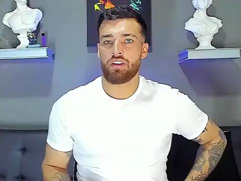 Thorevans2424 online show from November 21, 2025, 12:43 am