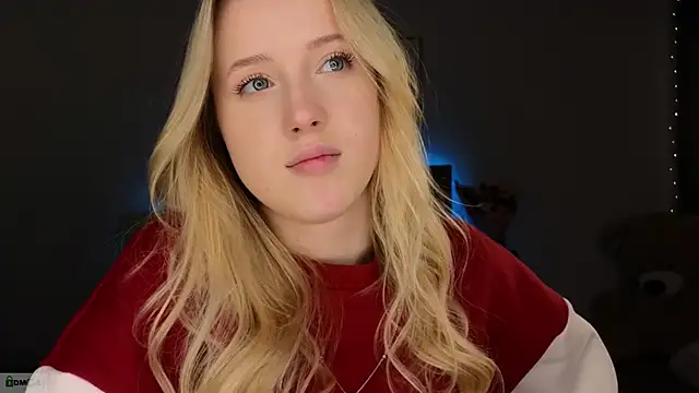 Snapshot of adele_armass chatting on February 18, 2026, 9:22 pm adele armass online show from February 18, 2026, 9:22 pm