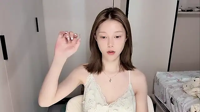 yuyu-33 online show from May 4, 2026, 6:09 am