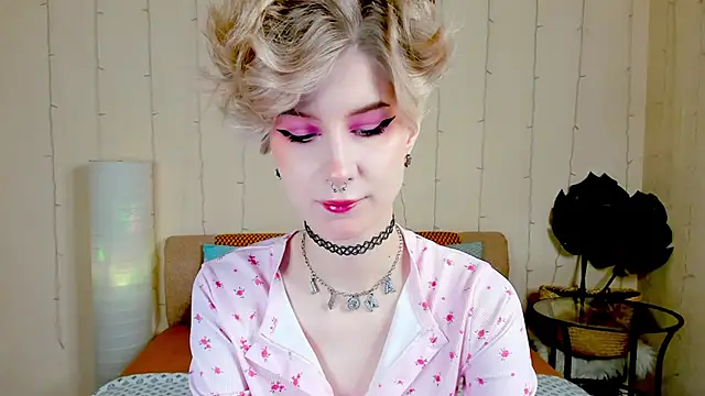 Angel Julles online show from November 1, 2025, 1:07 am