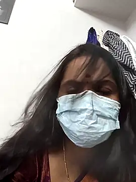 Snapshot of Cutie_Rani chatting on November 3, 2025, 10:05 am Cutie Rani online show from November 3, 2025, 10:05 am