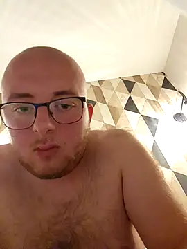 Snapshot of slavepuceau2 chatting on October 30, 2025, 8:20 pm slavepuceau2 online show from October 30, 2025, 8:20 pm