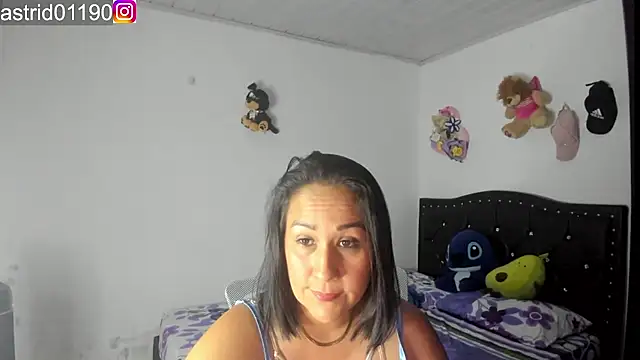 astrid sexy1 online show from November 5, 2025, 1:05 am