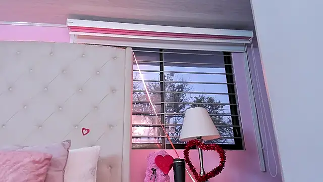 scarlett leblanc  online show from February 12, 2026, 12:11 pm