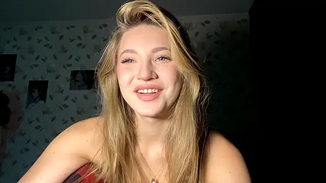 Snapshot of OrethaEredia chatting on November 5, 2025, 3:12 pm OrethaEredia online show from November 5, 2025, 3:12 pm