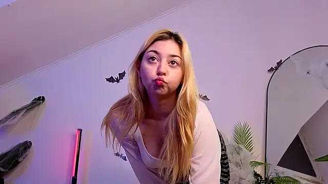 Snapshot of dreamyhannah chatting on November 2, 2025, 6:32 pm dreamyhannah online show from November 2, 2025, 6:32 pm