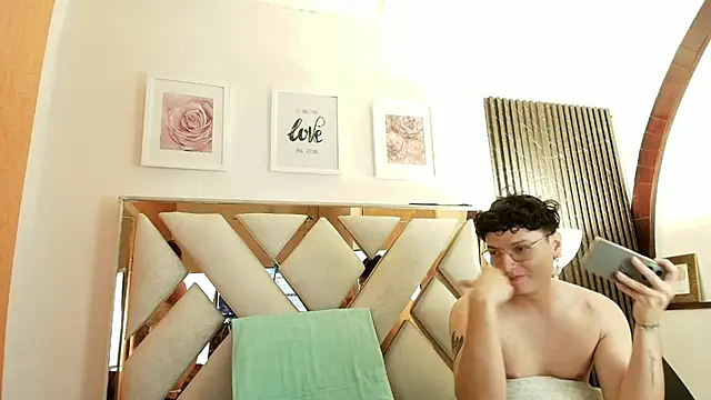 Snapshot of Zoe_And_Dylan_ chatting on July 31, 2026, 12:15 pm Zoe And Dylan online show from July 31, 2026, 12:15 pm
