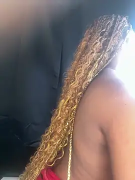 MadameMuse online show from April 6, 2026, 8:43 pm