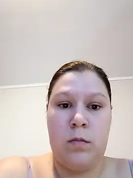 GlitterAuburn online show from February 23, 2026, 12:57 pm