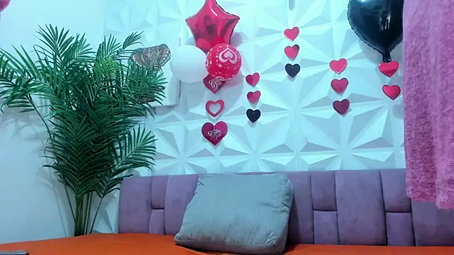 Snapshot of Anggie_Miller chatting on February 26, 2026, 10:14 am Anggie Miller online show from February 26, 2026, 10:14 am