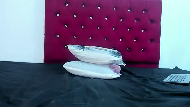 Snapshot of Anggie_Miller chatting on March 24, 2026, 11:21 pm Anggie Miller online show from March 24, 2026, 11:21 pm