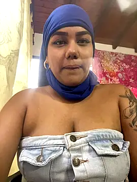 Snapshot of kadira6_ chatting on January 7, 2026, 11:45 am kadira6 online show from January 7, 2026, 11:45 am