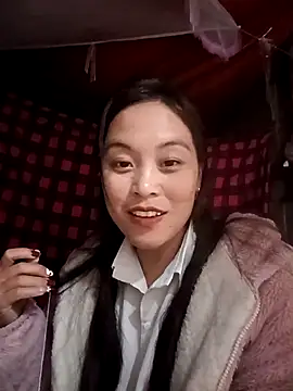 Snapshot of Alice-567 chatting on January 15, 2026, 12:32 pm Alice-567 online show from January 15, 2026, 12:32 pm