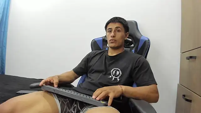 dorman boy online show from November 3, 2025, 2:35 am