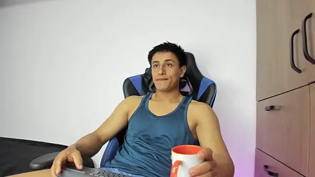 dorman boy online show from November 11, 2025, 1:49 am