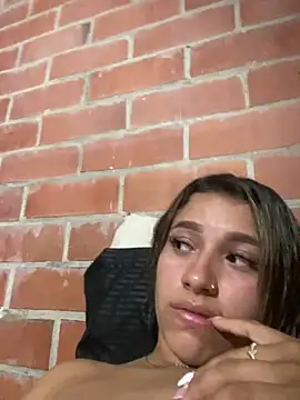 liahot69 online show from April 18, 2026, 4:49 am