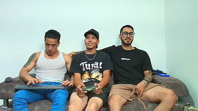 thebadboys05 online show from November 19, 2025, 1:49 am