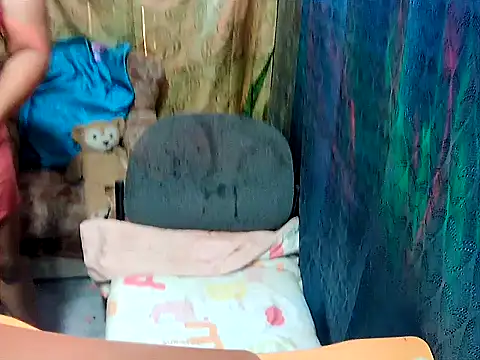 Snapshot of yumi-meya chatting on January 15, 2026, 12:37 am yumi-meya online show from January 15, 2026, 12:37 am