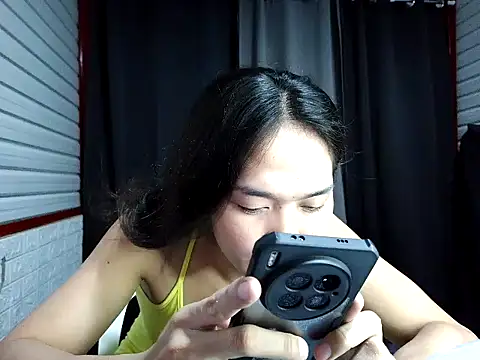 xwildflowerx online show from November 28, 2025, 2:03 am