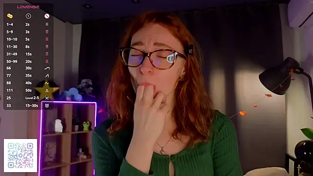 CloraGravel online show from November 5, 2025, 4:12 am