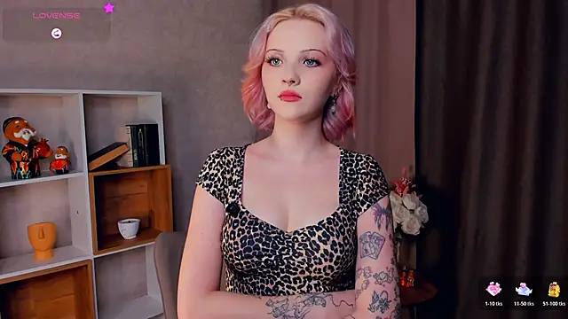 LorenzaGrill online show from November 7, 2025, 12:49 pm