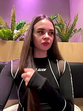 Snapshot of KristiRich chatting on November 4, 2025, 8:02 am KristiRich online show from November 4, 2025, 8:02 am