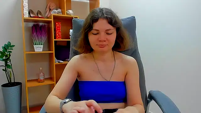 Snapshot of Stella-Maers chatting on May 1, 2026, 7:24 am Stella-Maers online show from May 1, 2026, 7:24 am